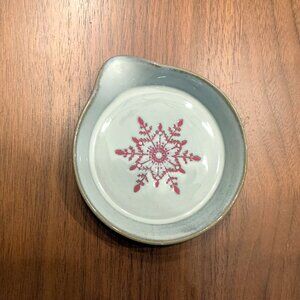 Hearth & and Hand Magnolia Stoneware Red SNOWFLAKE SPOON REST Christmas 2021 NEW
